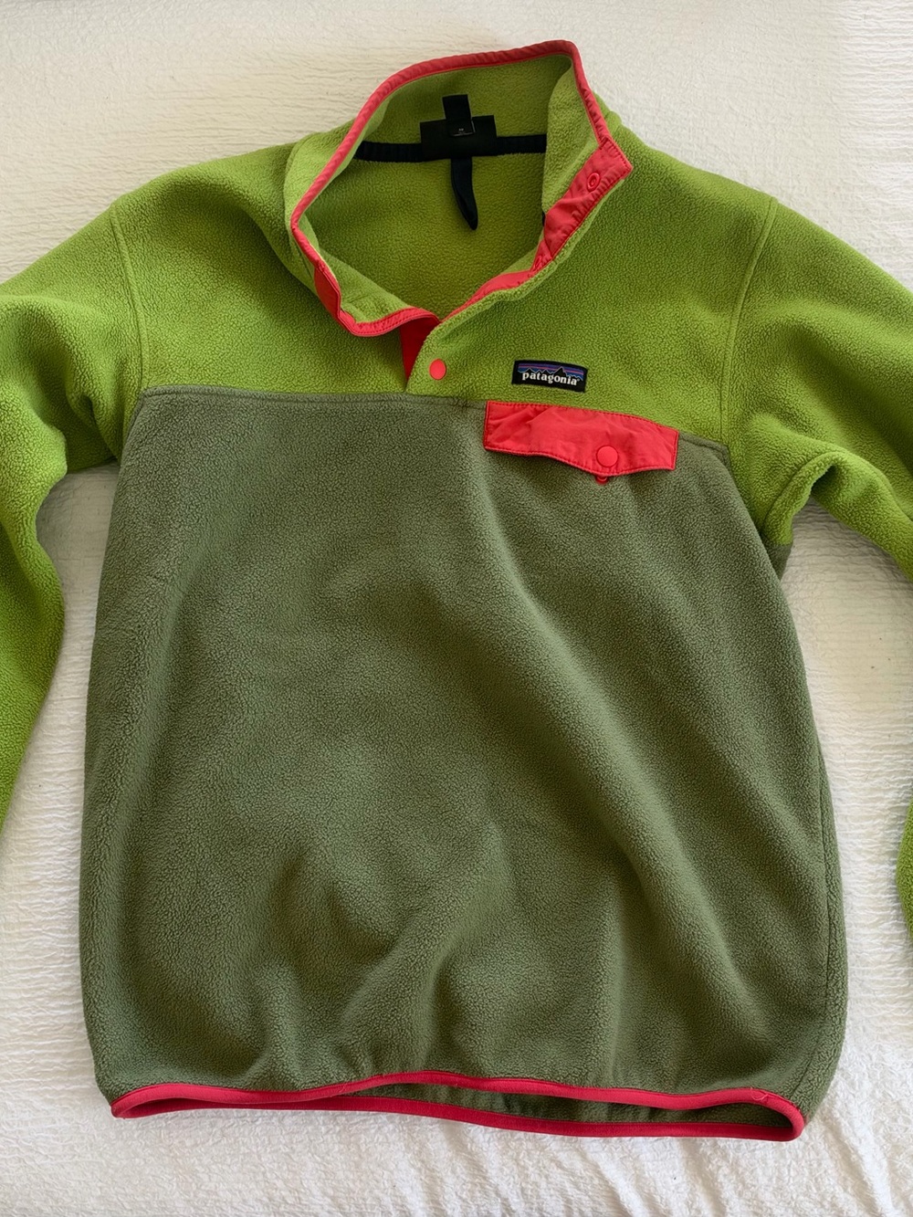 Patagonia Women’s Two-Tone Green Fleece Pullover with Pink Trim